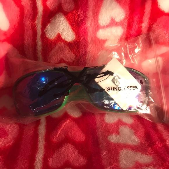 Sun glasses !! - Picture 4 of 4